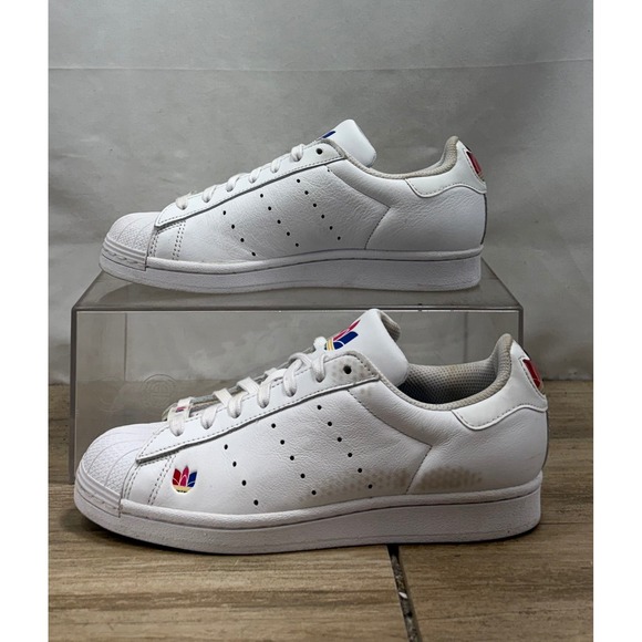 Adidas Superstar Mens Sz 7 White Rainbow Logo Shell Toe Sneakers FZ2211 - Picture 2 of 10